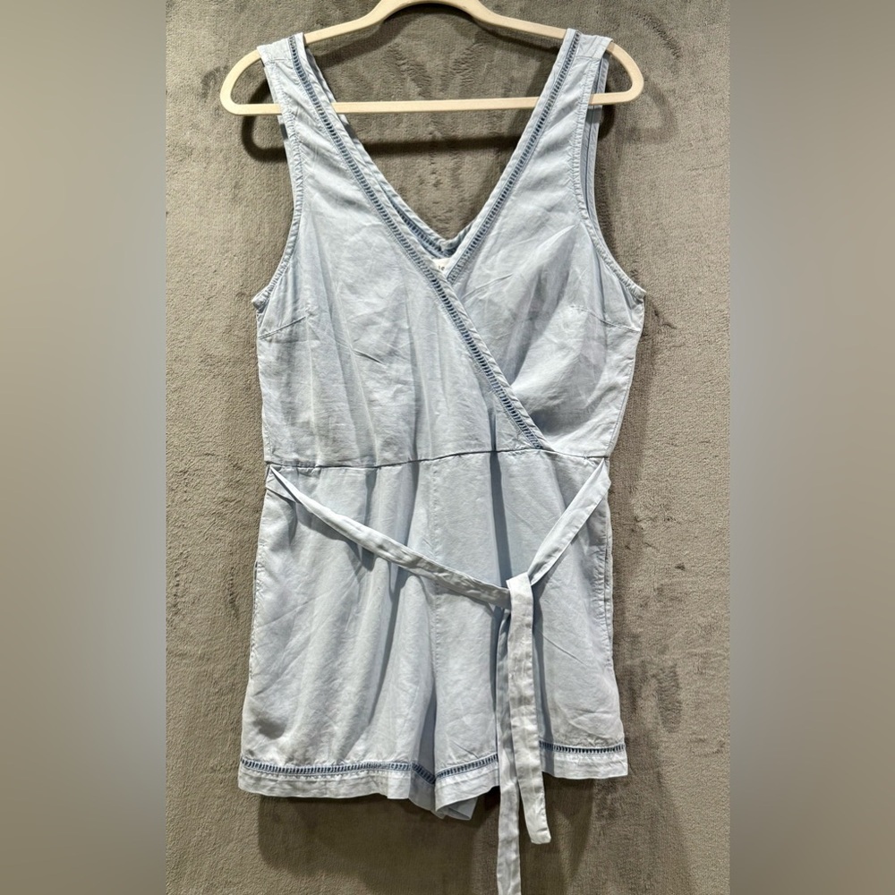 Anthropologie Bella‎ Dahl Blue Wrap Chambray Romper Elastic Waist Women’s Size M